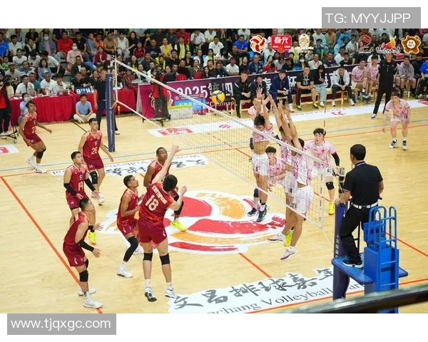 重庆排球队的团队协作之道:排球背后的默契与拼搏精神探秘 重庆排球队的团队协作之道:排球背后的默契与拼搏精神探秘