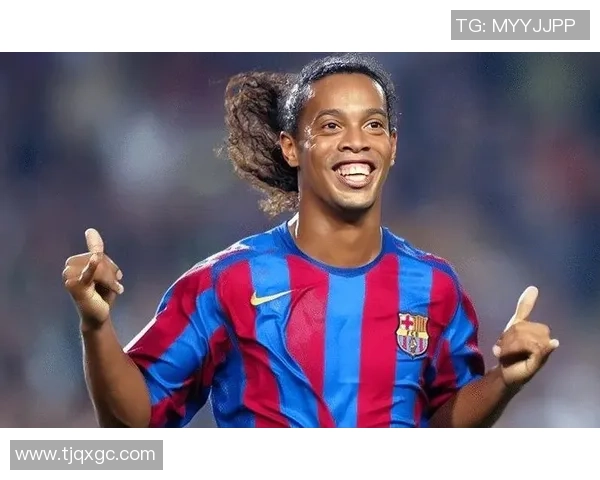 足球天才小罗的传奇时刻与精彩瞬间海报展示